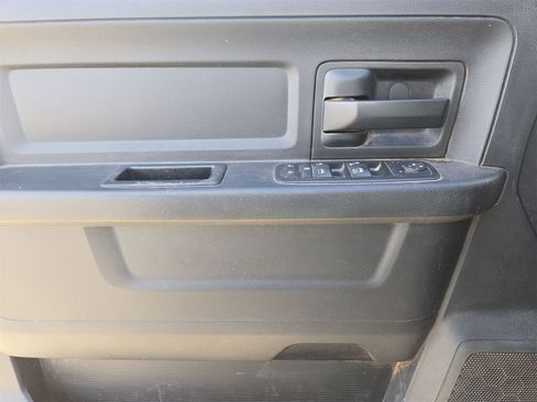 Used 2016 RAM 2500 Tradesman w/ Chrome Appearance Group image 15