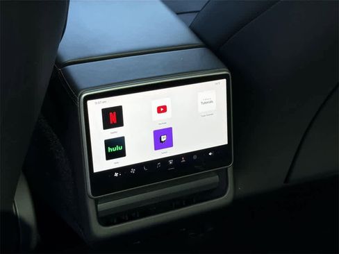 Used 2024 Tesla Model 3 Standard Range image 32