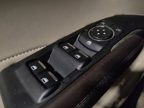 Used 2019 Lincoln MKC Premiere image 27