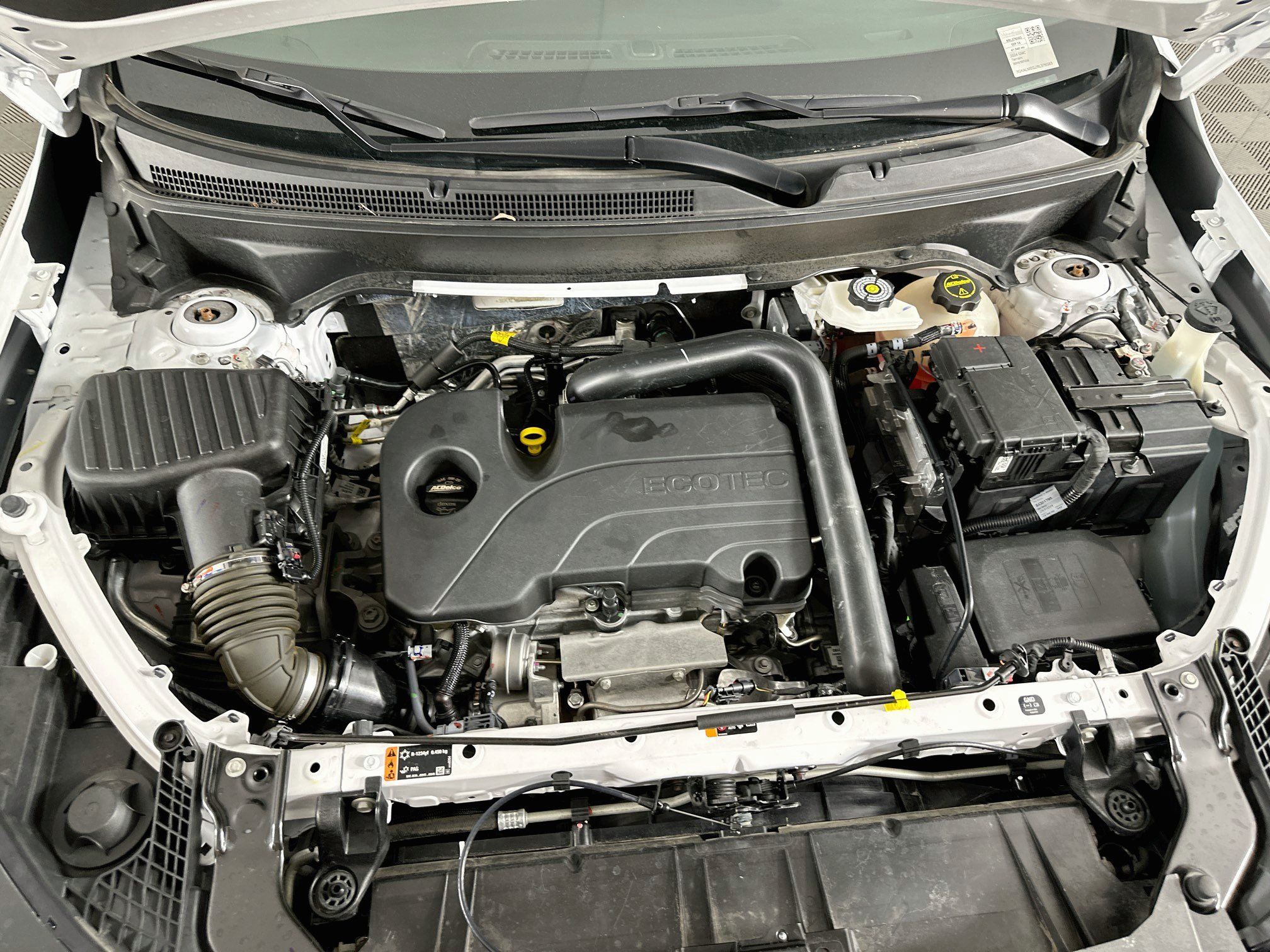 Used 2024 GMC Terrain SLE FWD image 31
