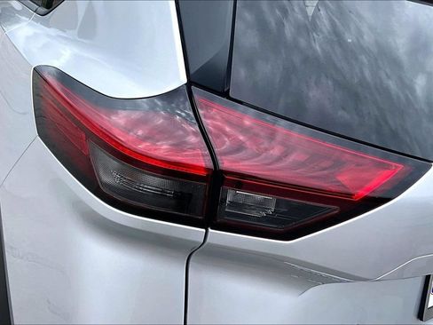 Used 2023 Nissan Rogue SV FWD image 22