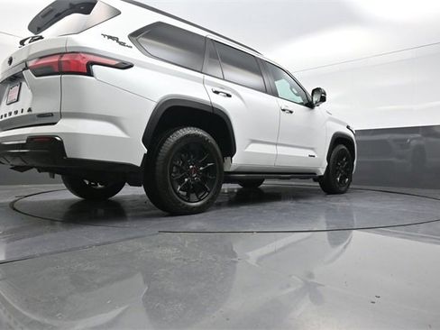 Used 2025 Toyota Sequoia Limited image 33