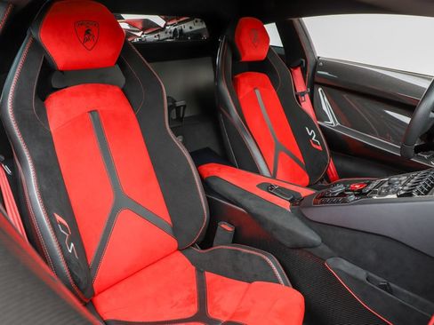 Used 2019 Lamborghini Aventador SVJ AWD/4WD image 46