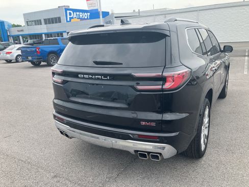 Used 2025 GMC Acadia Denali w/ Super Cruise Package FWD image 7