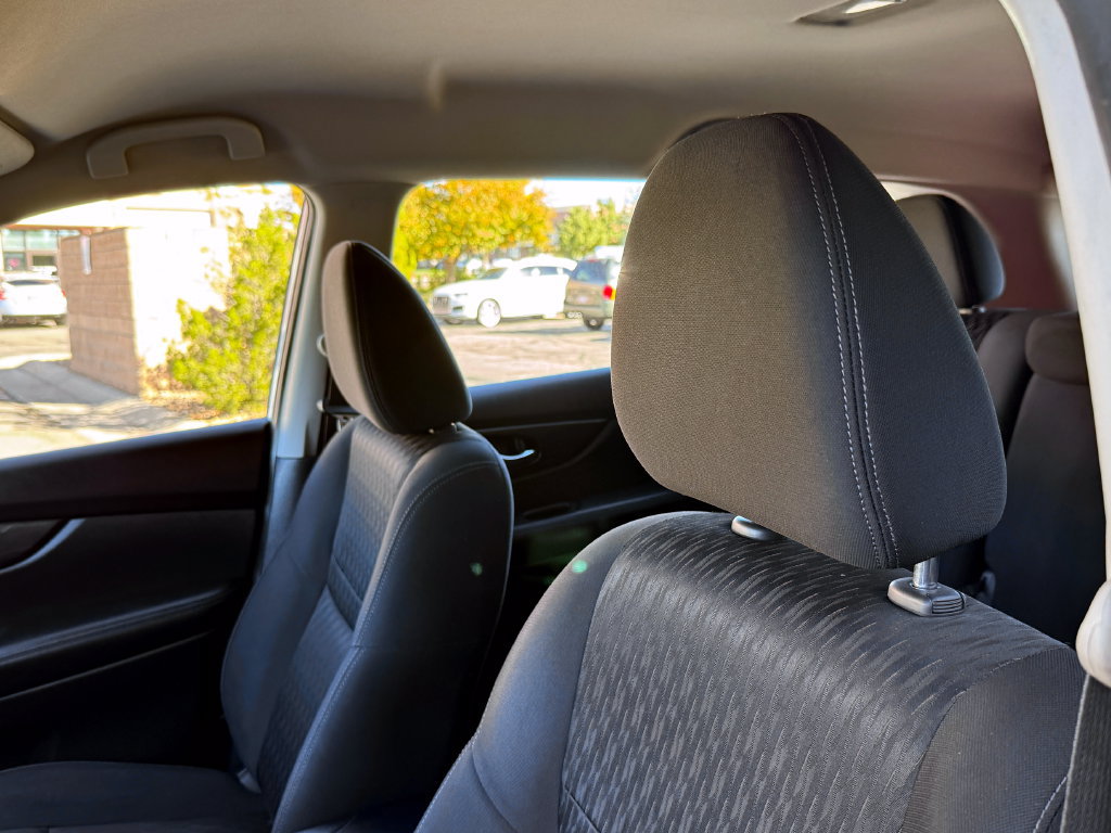 Used 2017 Nissan Rogue S AWD/4WD image 20