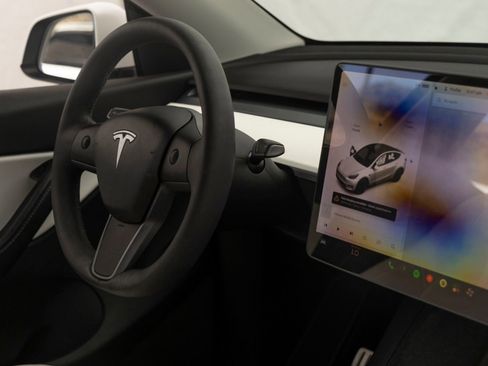 Used 2021 Tesla Model Y Performance AWD/4WD image 28