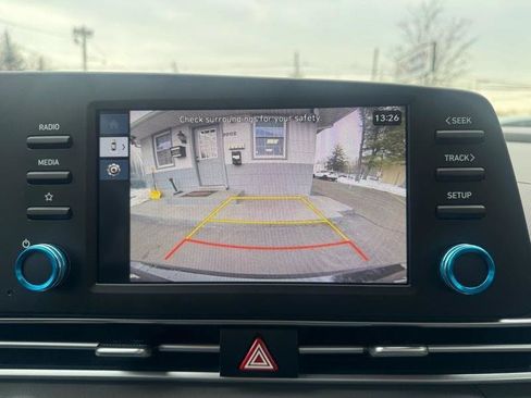 Used 2025 Hyundai Elantra Sport image 14