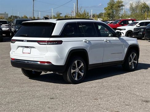 New 2025 Jeep Grand Cherokee Limited image 3