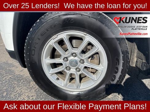 Used 2019 Jeep Grand Cherokee Laredo w/ Security & Convenience Group image 11