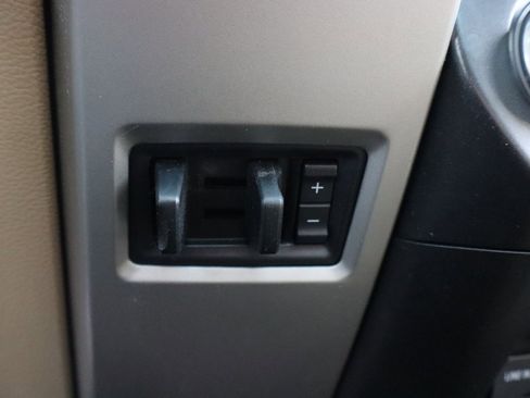 Used 2015 Ford F150 Lariat image 14