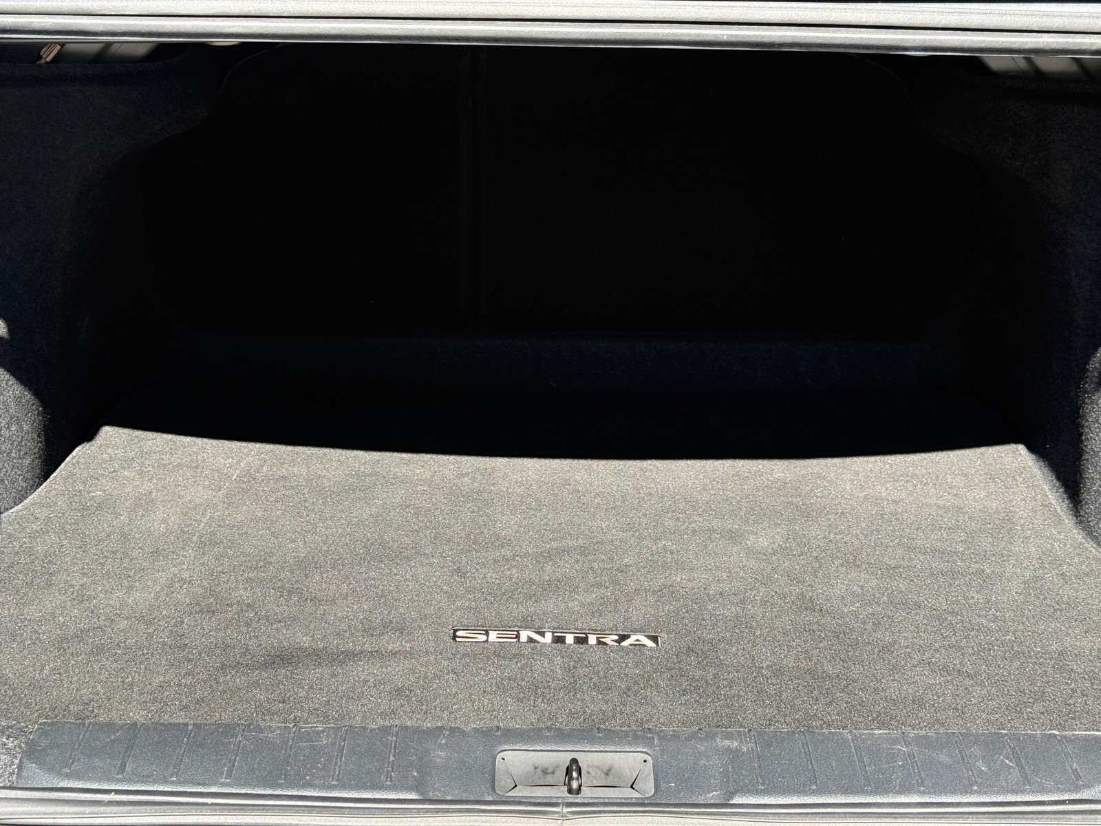 Used 2025 Nissan Sentra SV FWD image 40