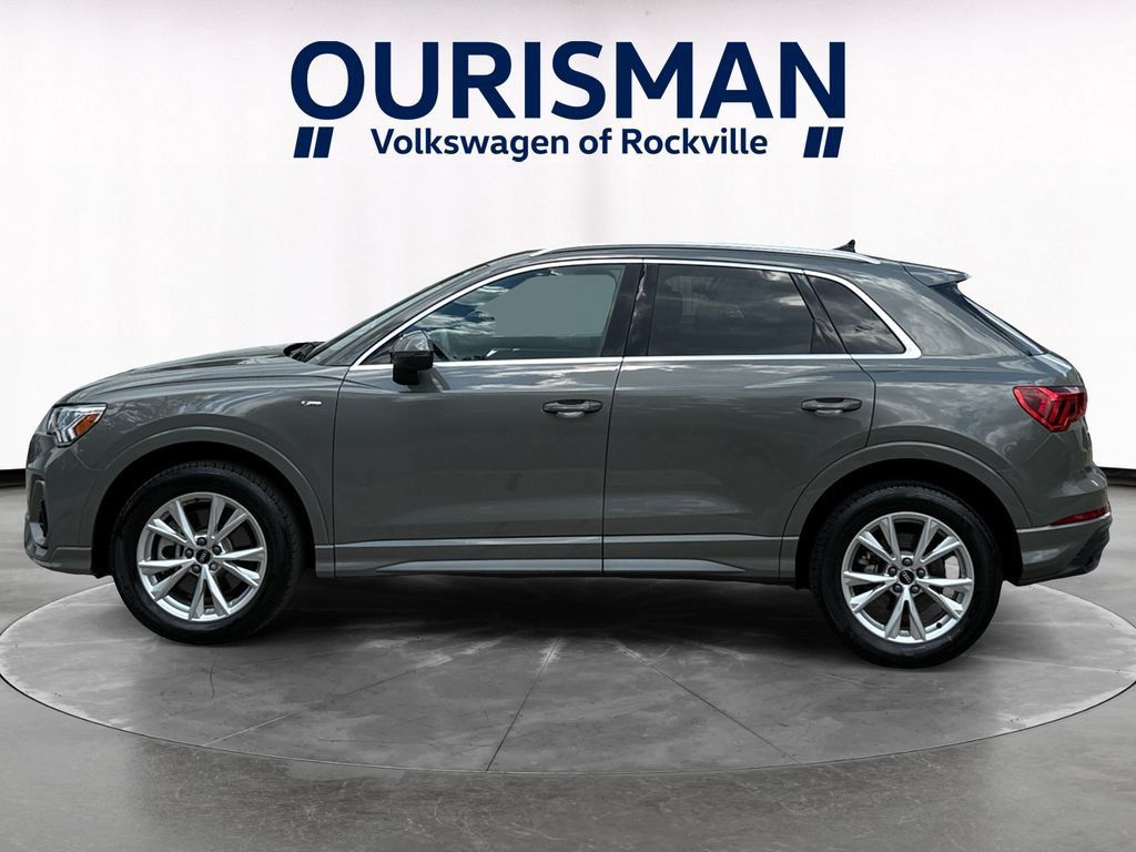 Used 2023 Audi Q3 2.0T Premium w/ Convenience Package AWD/4WD image 3
