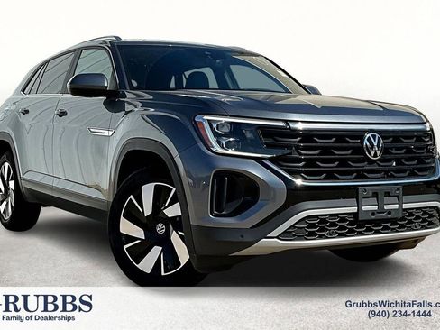 Used 2024 Volkswagen Atlas Cross Sport SE image 1