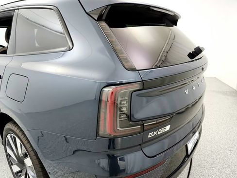 New 2026 Volvo EX90 Plus AWD/4WD image 39