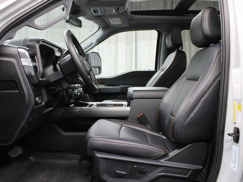 Used 2025 Ford F350 Lariat w/ Black Appearance Package AWD/4WD image 9