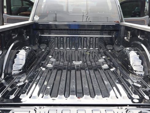 Used 2024 Ford F350 Platinum w/ Tremor Off-Road Package AWD/4WD image 34