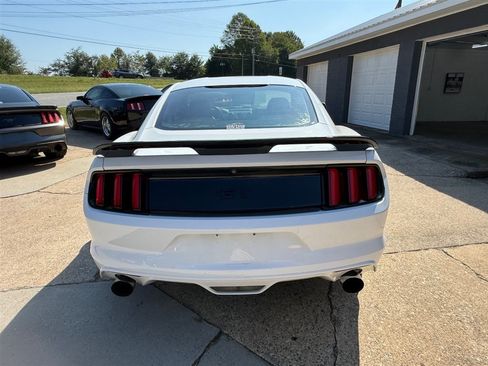 Used 2017 Ford Mustang GT w/ Black Accent Package RWD image 4