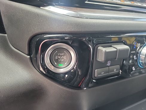 Used 2024 GMC Sierra 1500 SLT w/ SLT Premium Plus Package image 27