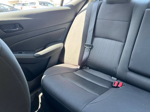Used 2025 Nissan Altima 2.5 SV FWD image 39