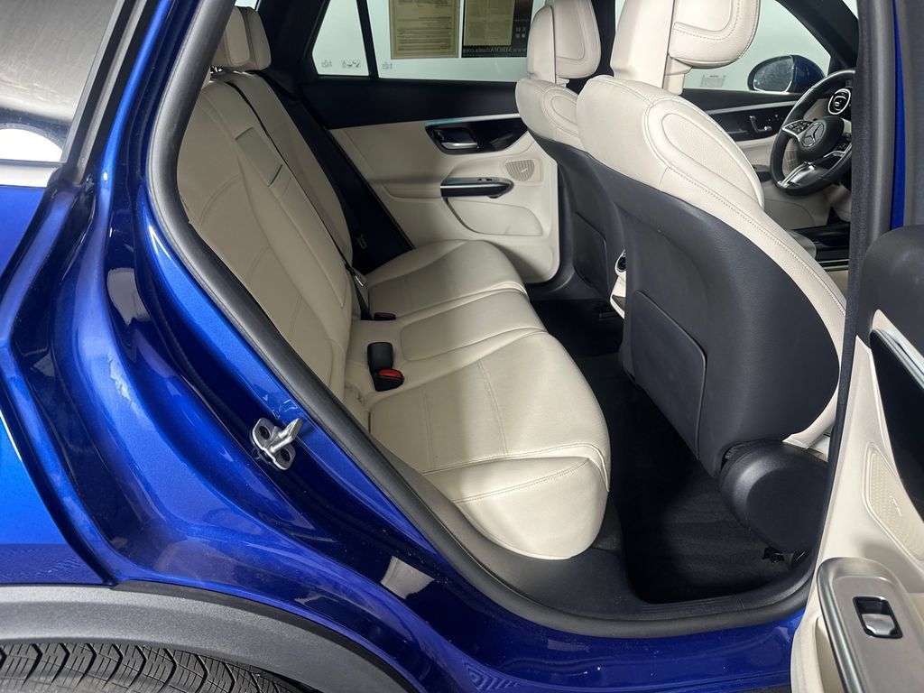 Certified 2025 Mercedes-Benz GLC 350e 4MATIC image 17