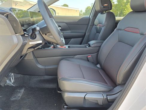 New 2025 Nissan Kicks SR w/ SR Premium Package image 11