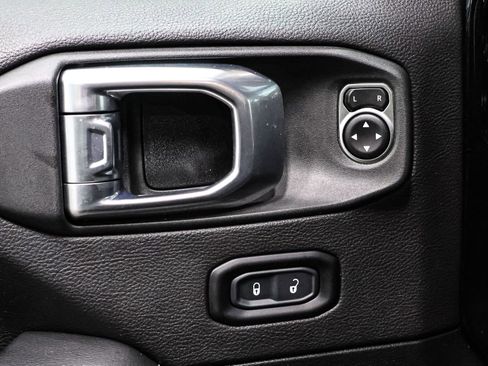 Used 2023 Jeep Wrangler Sahara image 19