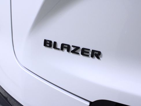 Used 2024 Chevrolet Blazer RS w/ Driver Confidence II Package image 8