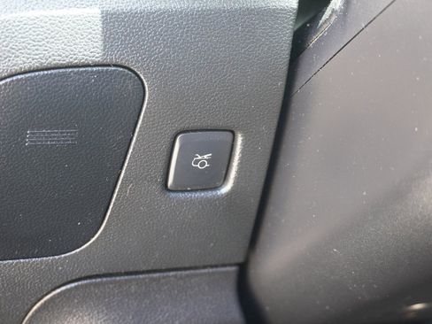 Used 2017 Ford Mustang Premium image 26