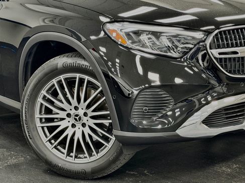 Used 2026 Mercedes-Benz GLC 300 image 4