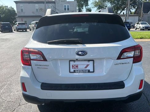 Used 2016 Subaru Outback 2.5i Limited AWD/4WD image 6
