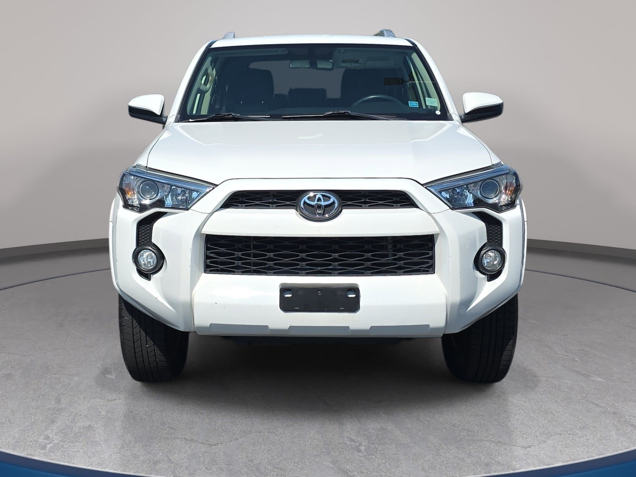 Used 2017 Toyota 4Runner SR5 AWD/4WD image 2