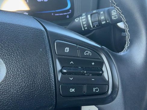 Certified 2023 Hyundai Venue SEL image 18