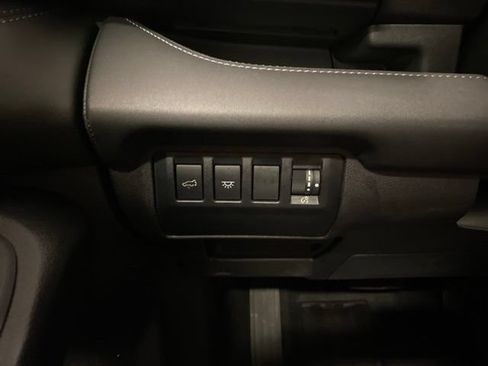 Used 2024 Subaru Ascent Limited w/ Technology Package AWD/4WD image 19