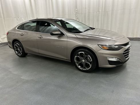 Used 2024 Chevrolet Malibu LT FWD image 1