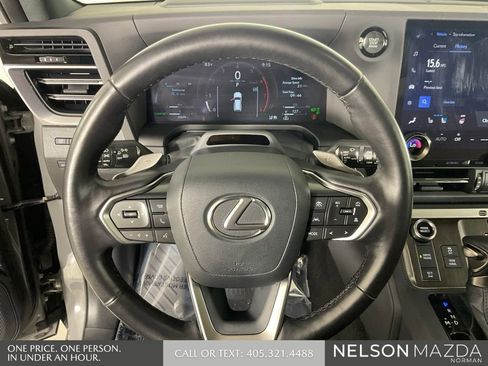 Used 2024 Lexus GX 550 w/ Accessory Package (2T) AWD/4WD image 41