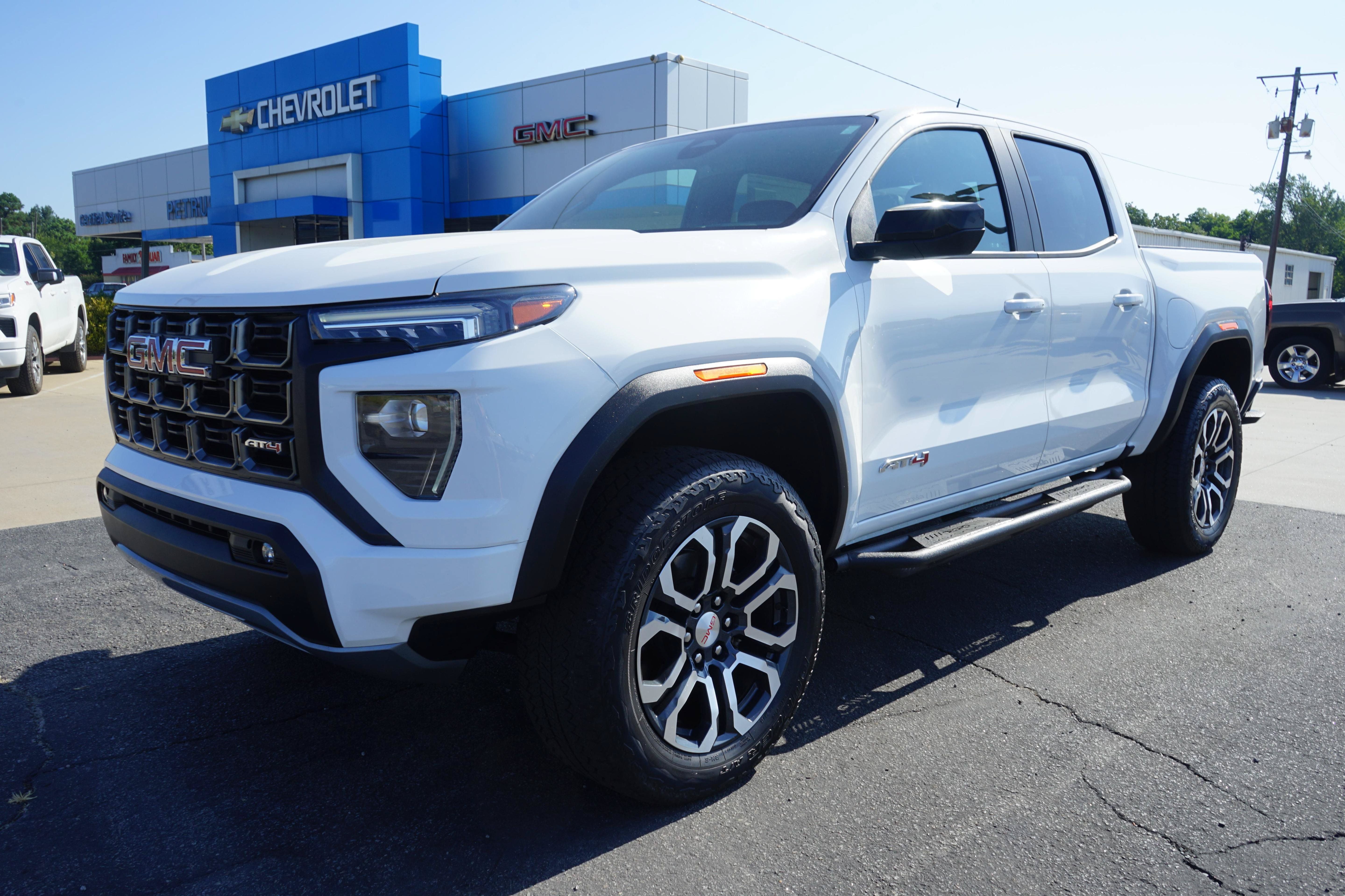 Used 2023 GMC Canyon AT4 w/ AT4 Premium Package AWD/4WD image 1