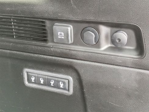 Used 2024 Jeep Wagoneer L Series III w/ Flexible Seating Group image 13