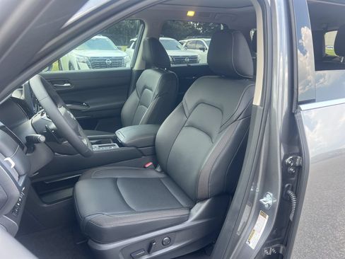 New 2026 Nissan Pathfinder SL w/ SL Premium Package FWD image 16