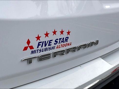 Used 2022 GMC Terrain SLT image 8