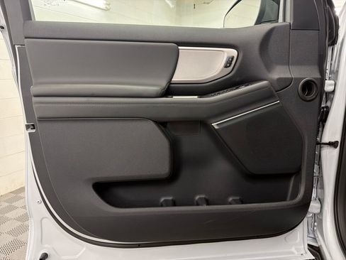 New 2026 Ford Expedition Active image 15