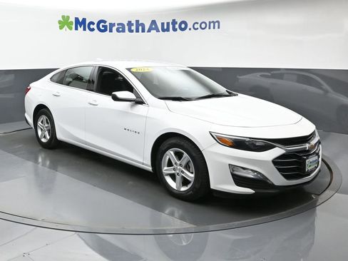 Used 2024 Chevrolet Malibu LT image 2