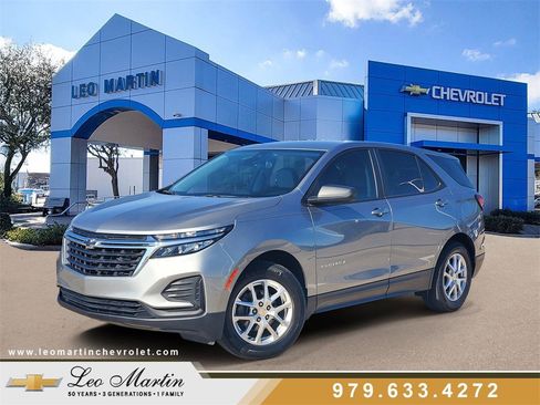 Used 2023 Chevrolet Equinox LS image 1