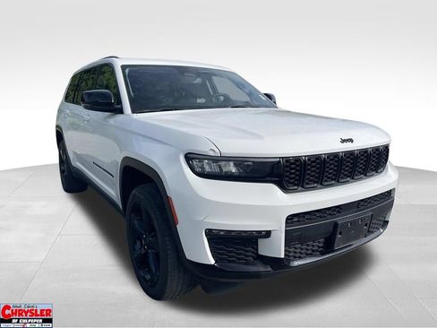 Used 2023 Jeep Grand Cherokee L Limited w/ Black Appearance Package AWD/4WD image 1