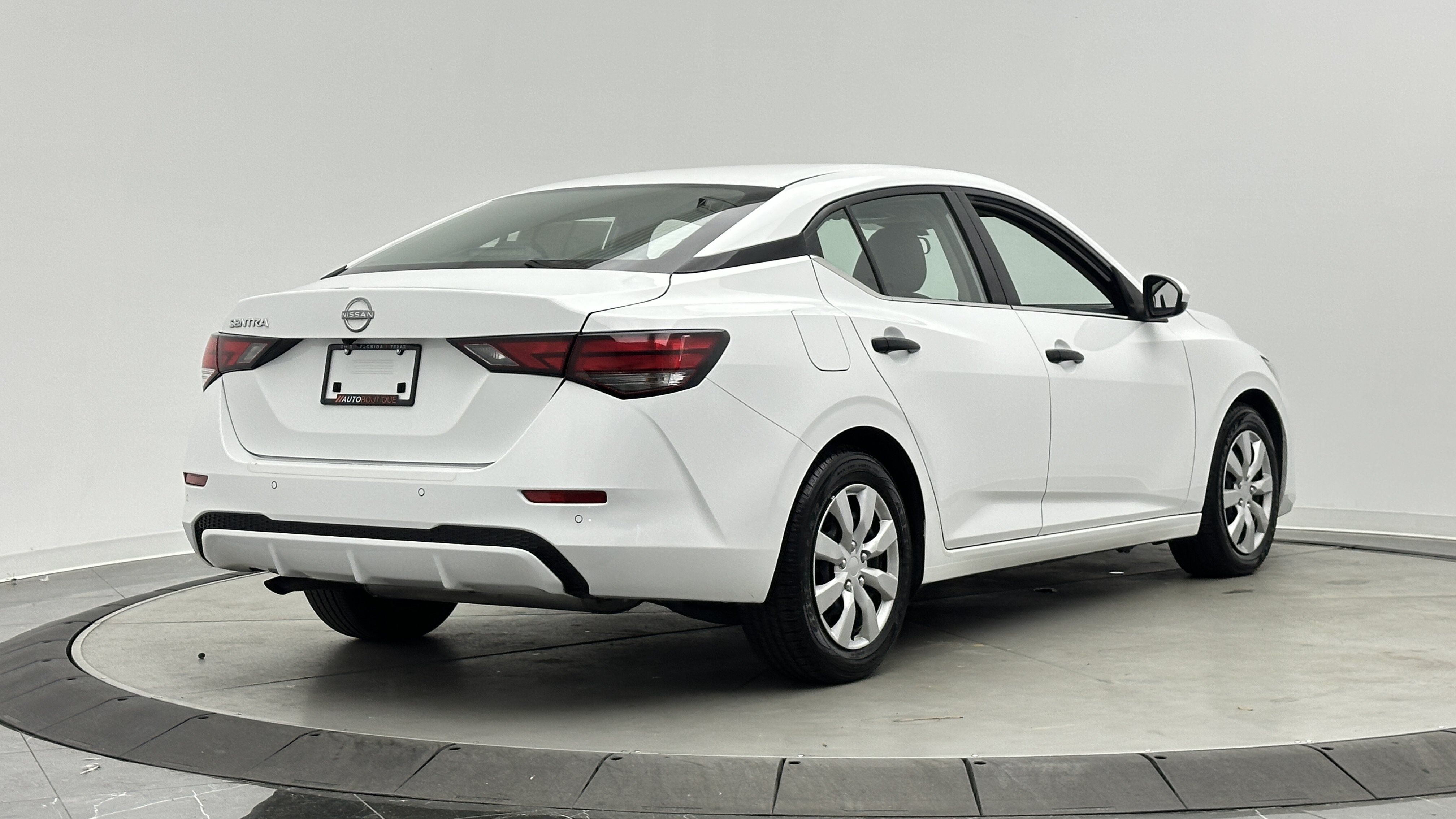 Used 2024 Nissan Sentra S w/ Lighting Package FWD image 7