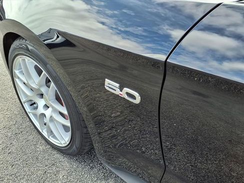 Used 2017 Ford Mustang GT Premium RWD image 24