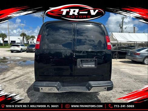 Used 2018 Chevrolet Express 2500 w/ Driver Convenience Package RWD image 6