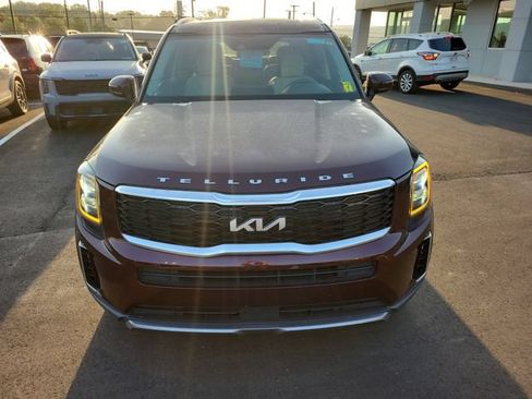 Used 2022 Kia Telluride EX w/ EX Premium Package AWD/4WD image 2