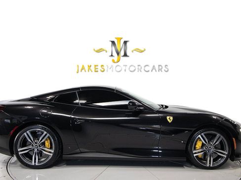 Used 2020 Ferrari Portofino image 14