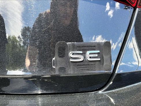 Used 2024 Volkswagen Jetta SE image 23