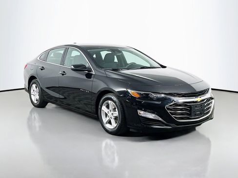 Used 2022 Chevrolet Malibu LS w/ Driver Confidence Package II image 3